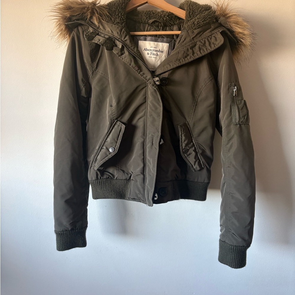 Abercrombie & Fitch Women's Khaki Bomber Jacket with Fur Trim